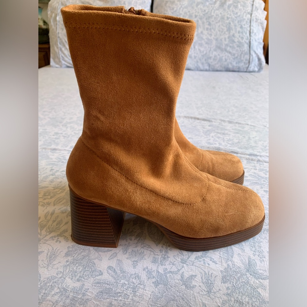 Suede platform boots